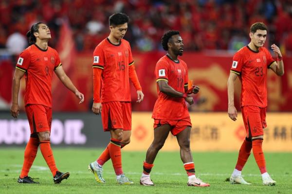 媒体人：U19的晚辈给国足打了个样，中国足球需要这样的正面激励